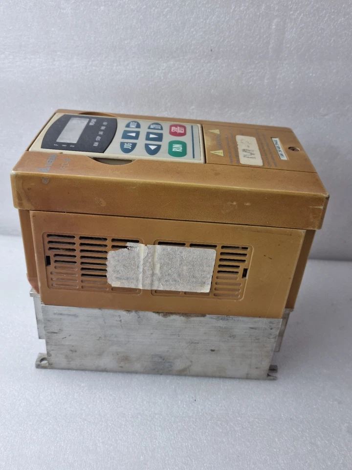 DELTA VFD015B43A VFD-B 2HP 3 PH 380-480V 50/60 HZ 4.3A (USED CONDITION)